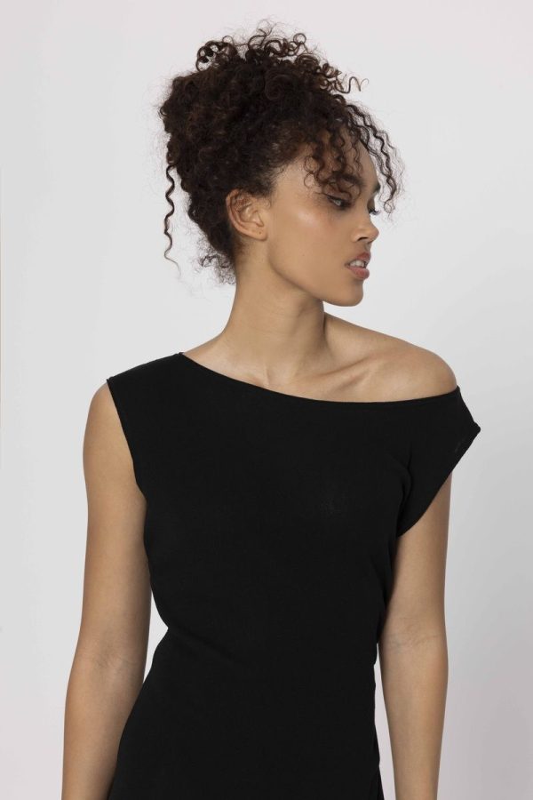 Mind Matter KYNTHIA DRESS Αμάνικο Πλεκτό Μακρύ Φόρεμα με Ντεκολτέ Χαλαρών Ώμων και Σούρα στο Πλάι KYNTHIA MML25-01-09-014-BLACK/Mαύρο