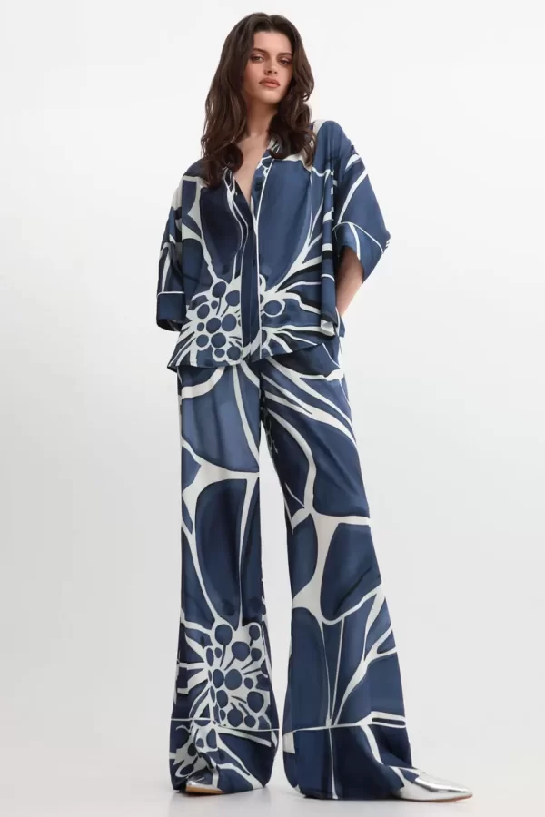 Bill Cost Παντελόνα σε Υφή Σατέν με Μοτίβο-10-342303-0-Blue/White-Μπλε/Λευκό