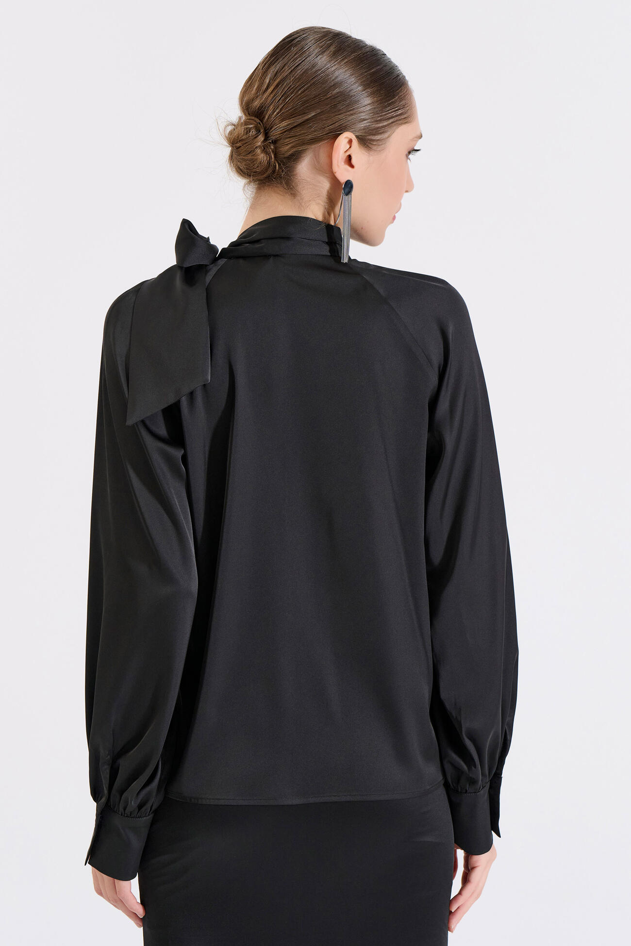 Bill Cost Σατέν Μπλούζα με Δέσιμο Φιόγκο στη Λαιμόκοψη-10-050487-0-Black/Μαύρο Bill Cost Σατέν Μπλούζα με Δέσιμο Φιόγκο στη Λαιμόκοψη-10-050487-0-Black/Μαύρο