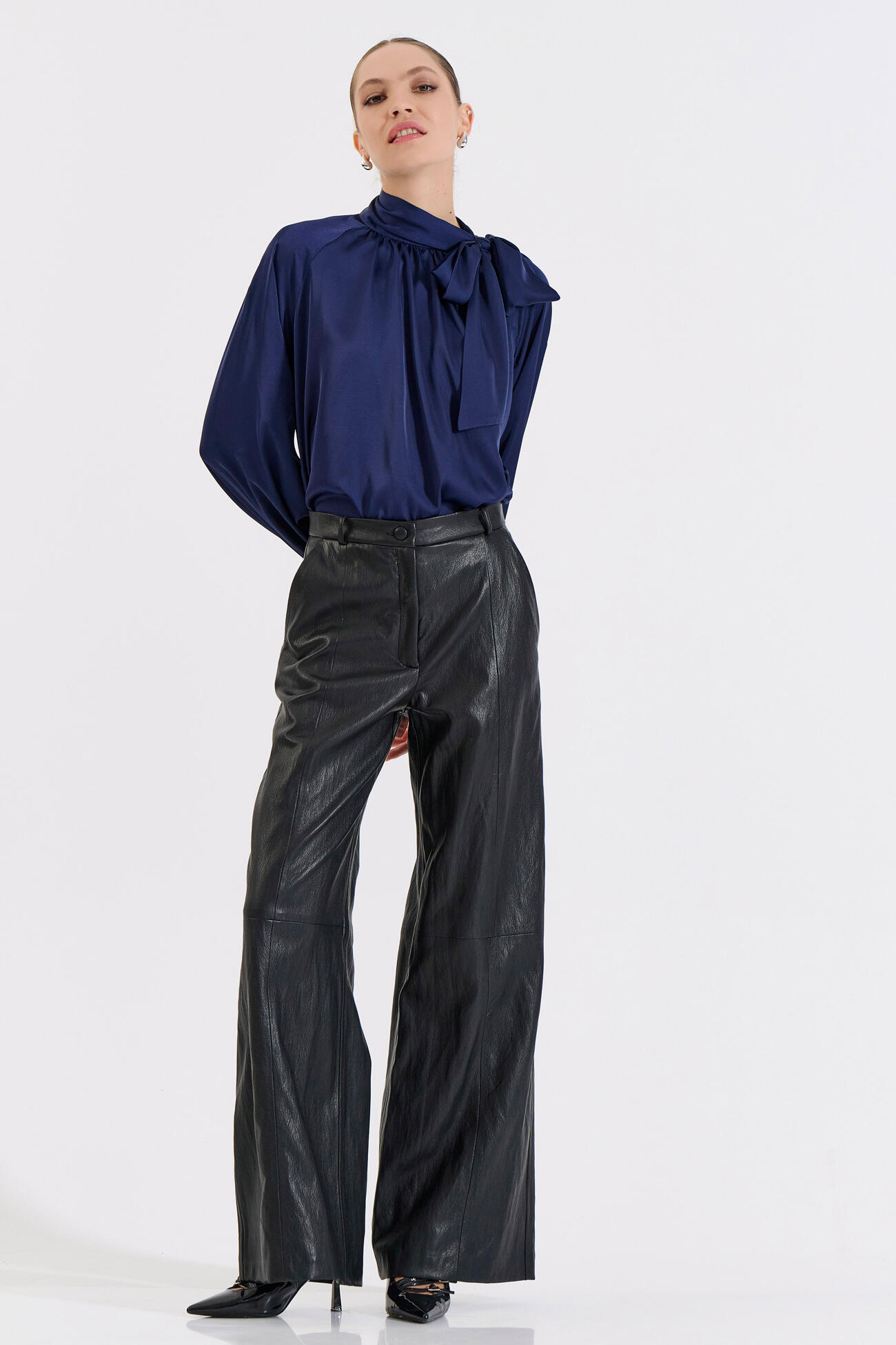 Bill Cost Σατέν Μπλούζα με Δέσιμο Φιόγκο στη Λαιμόκοψη-10-050487-0-Blue/Μπλε Bill Cost Σατέν Μπλούζα με Δέσιμο Φιόγκο στη Λαιμόκοψη-10-050487-0-Blue/Μπλε