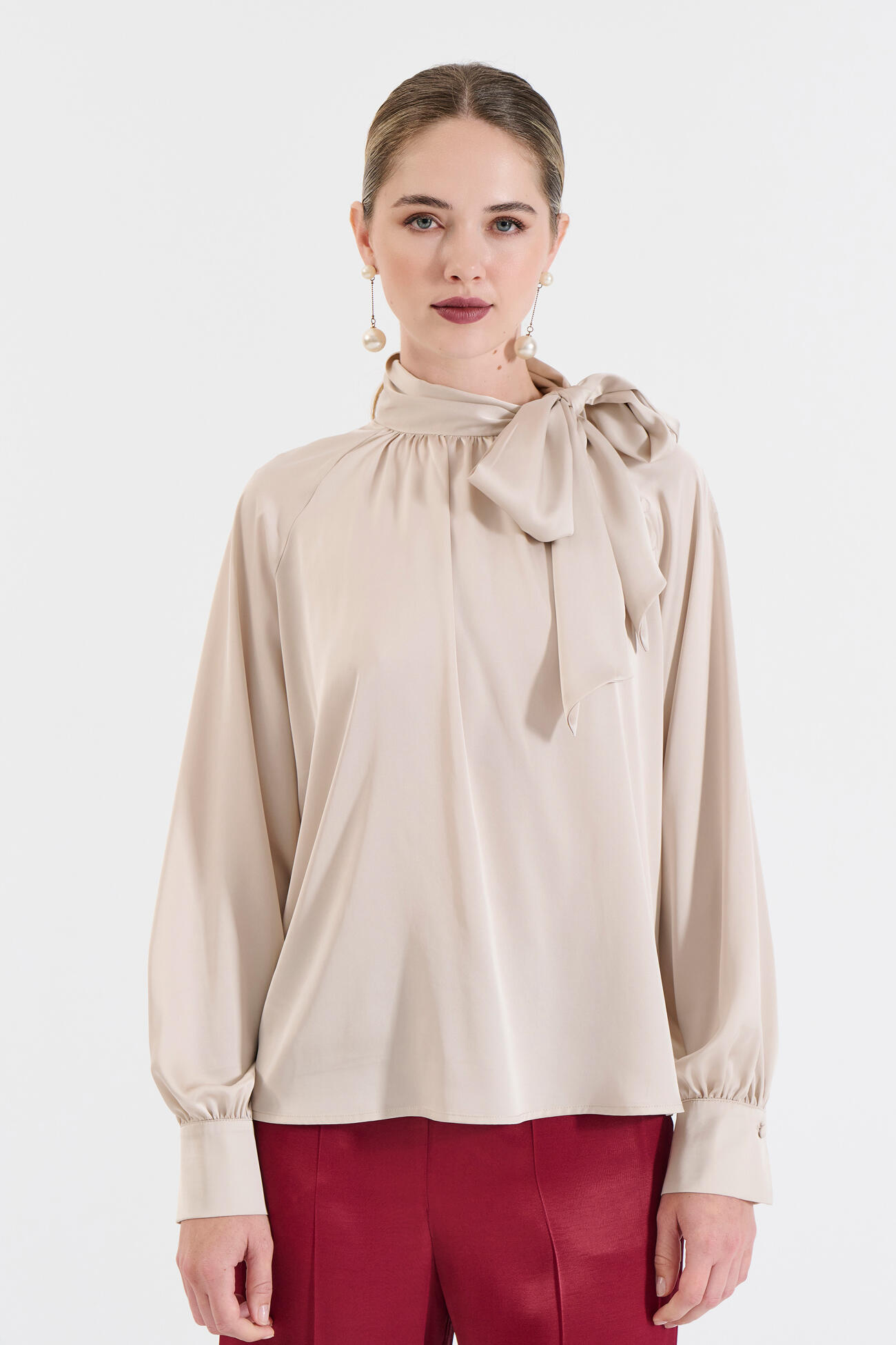 Bill Cost Σατέν Μπλούζα με Δέσιμο Φιόγκο στη Λαιμόκοψη-10-050487-0-Vanilla/Βανίλια Bill Cost Σατέν Μπλούζα με Δέσιμο Φιόγκο στη Λαιμόκοψη-10-050487-0-Vanilla/Βανίλια