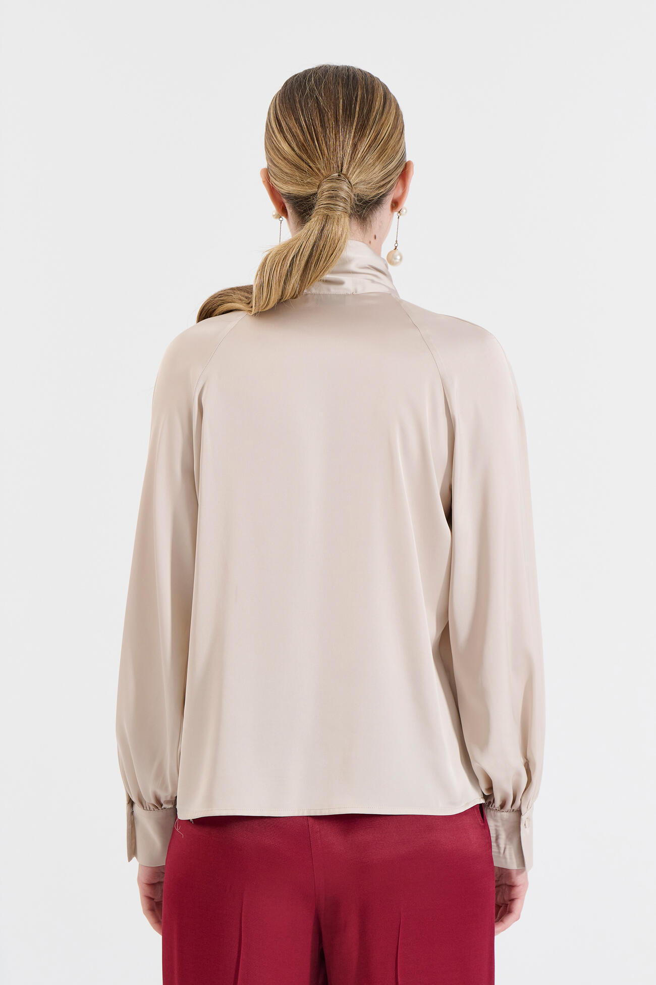 Bill Cost Σατέν Μπλούζα με Δέσιμο Φιόγκο στη Λαιμόκοψη-10-050487-0-Vanilla/Βανίλια Bill Cost Σατέν Μπλούζα με Δέσιμο Φιόγκο στη Λαιμόκοψη-10-050487-0-Vanilla/Βανίλια