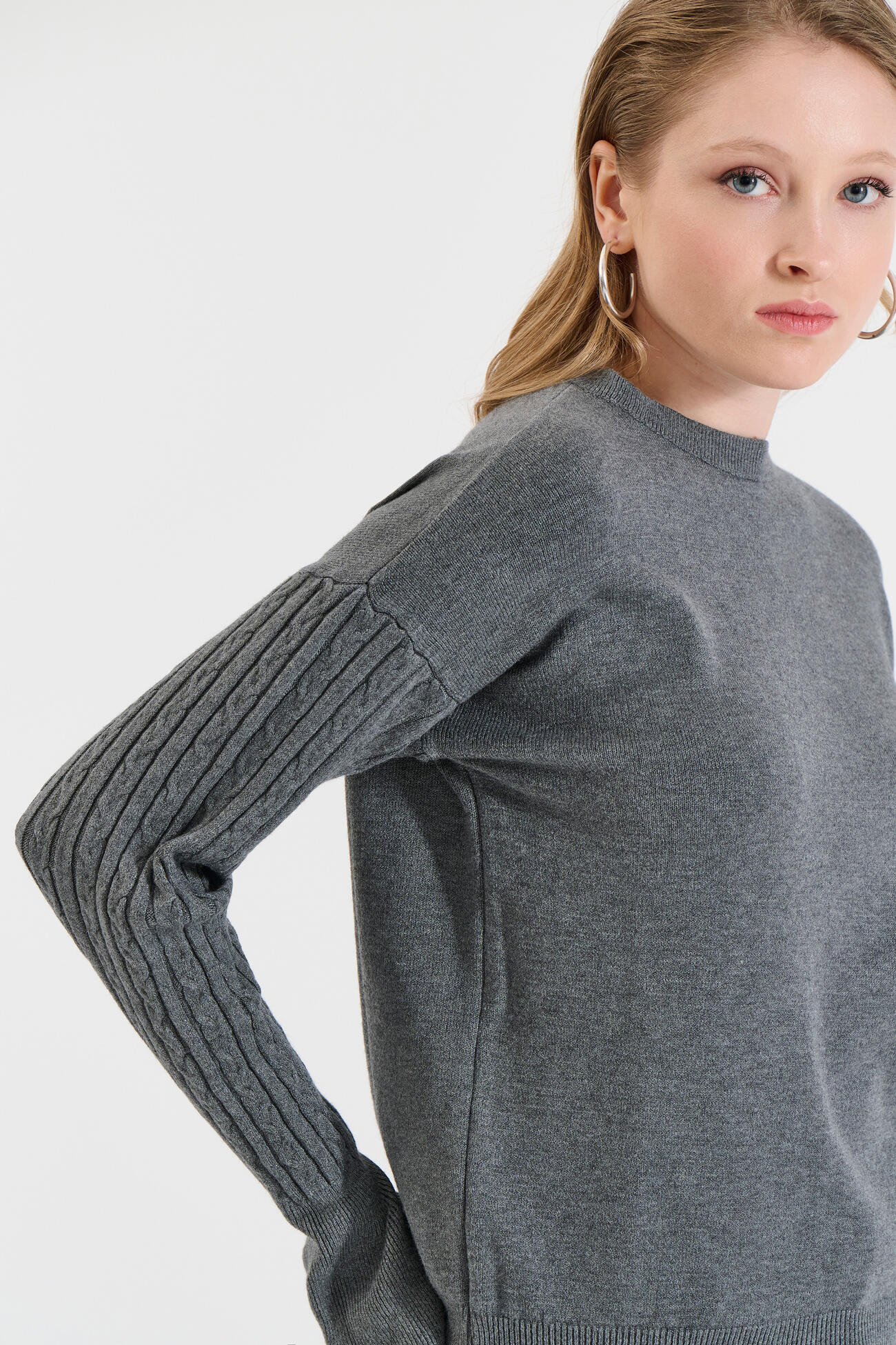 Bill Cost Πλεκτό Πουλόβερ με Πλέξη Πλεξούδας στα Μανίκια-20-131386-0-Grey/Γκρι Bill Cost Πλεκτό Πουλόβερ με Πλέξη Πλεξούδας στα Μανίκια-20-131386-0-Grey/Γκρι