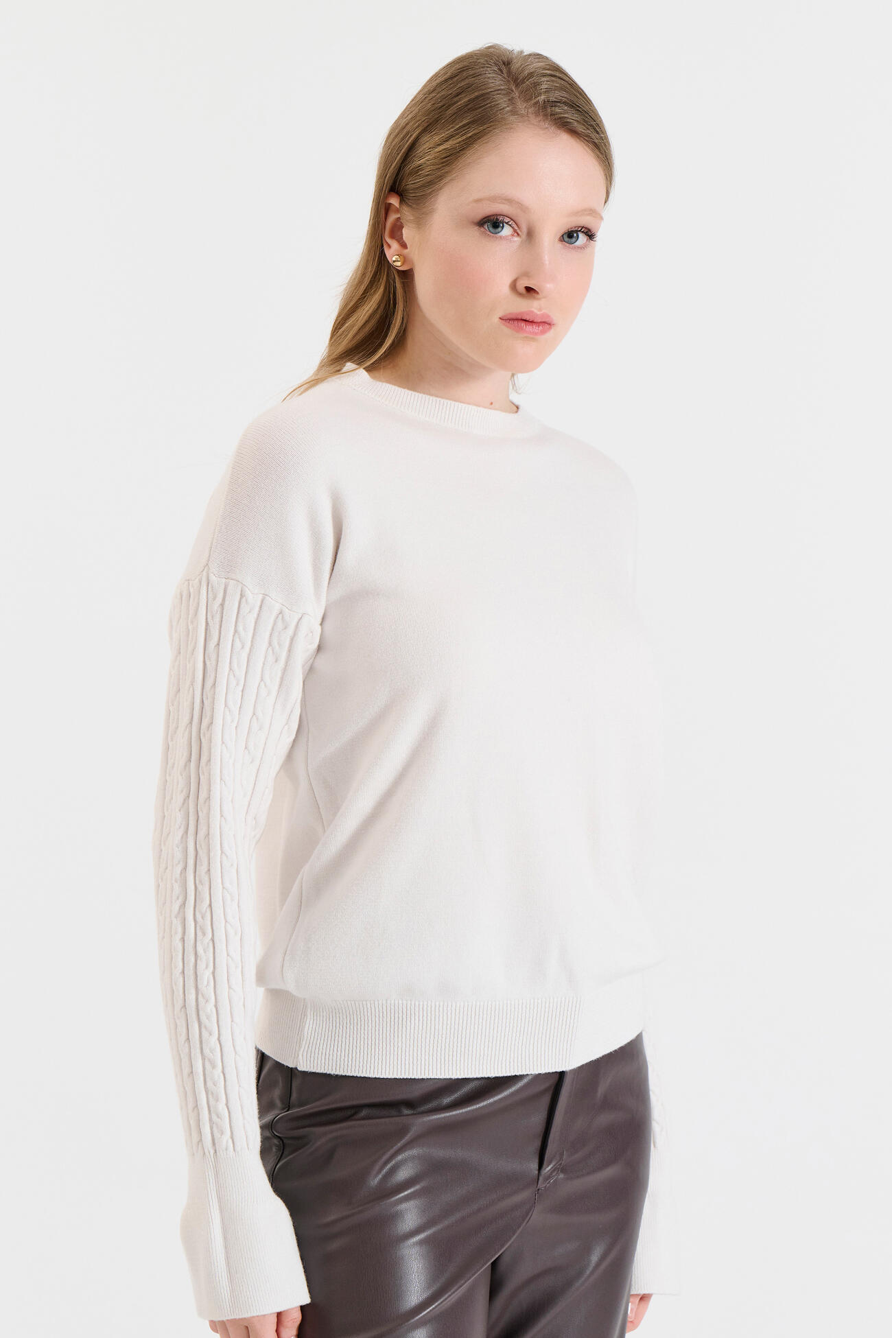 Bill Cost Πλεκτό Πουλόβερ με Πλέξη Πλεξούδας στα Μανίκια-20-131386-0-Ecru/Εκρού Bill Cost Πλεκτό Πουλόβερ με Πλέξη Πλεξούδας στα Μανίκια-20-131386-0-Ecru/Εκρού