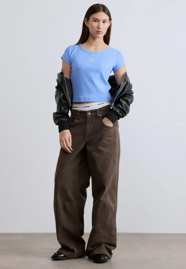 Calvin Klein Jeans LABEL BABY TEE Βασικό μπλουζάκι LV047C200G-Ciel/Σιέλ