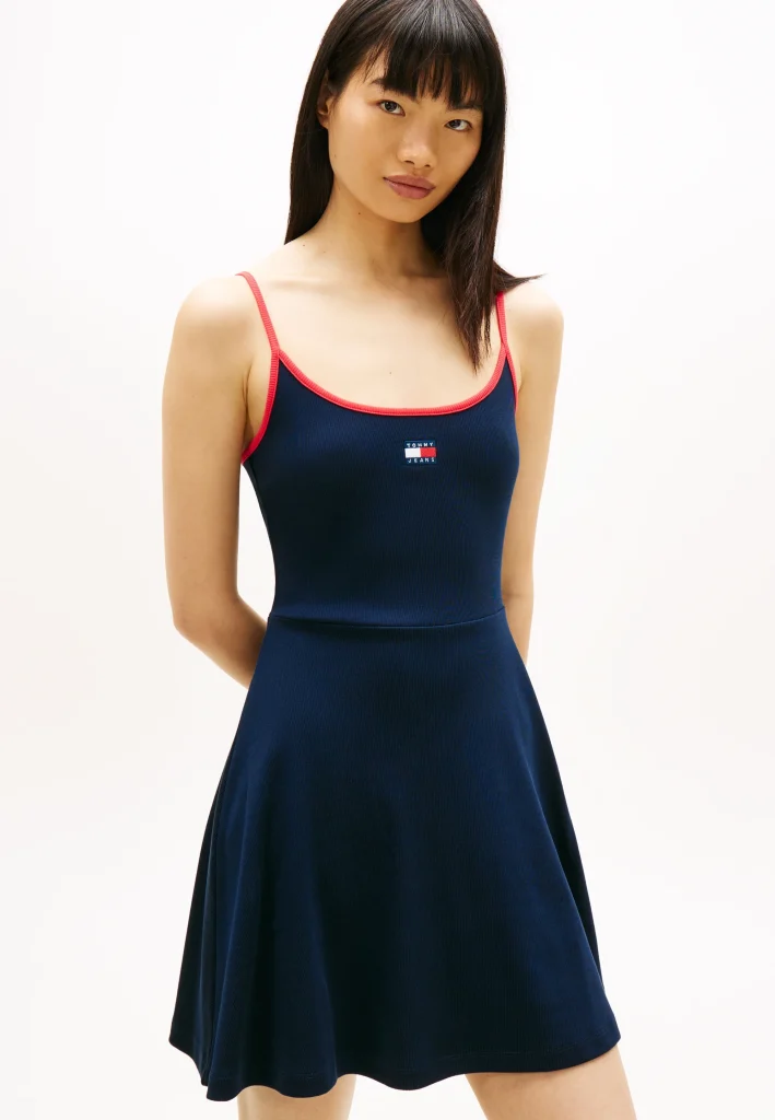 Tommy Jeans TOMMY BADGE STRAP FIT AND FLARE DRESS Φόρεμα από ζέρσεϊ DW0DW22335-Dark Night Navy/Μπλέ Σκούρο