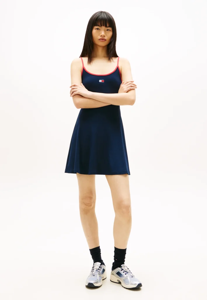 Tommy Jeans TOMMY BADGE STRAP FIT AND FLARE DRESS Φόρεμα από ζέρσεϊ DW0DW22335-Dark Night Navy/Μπλέ Σκούρο