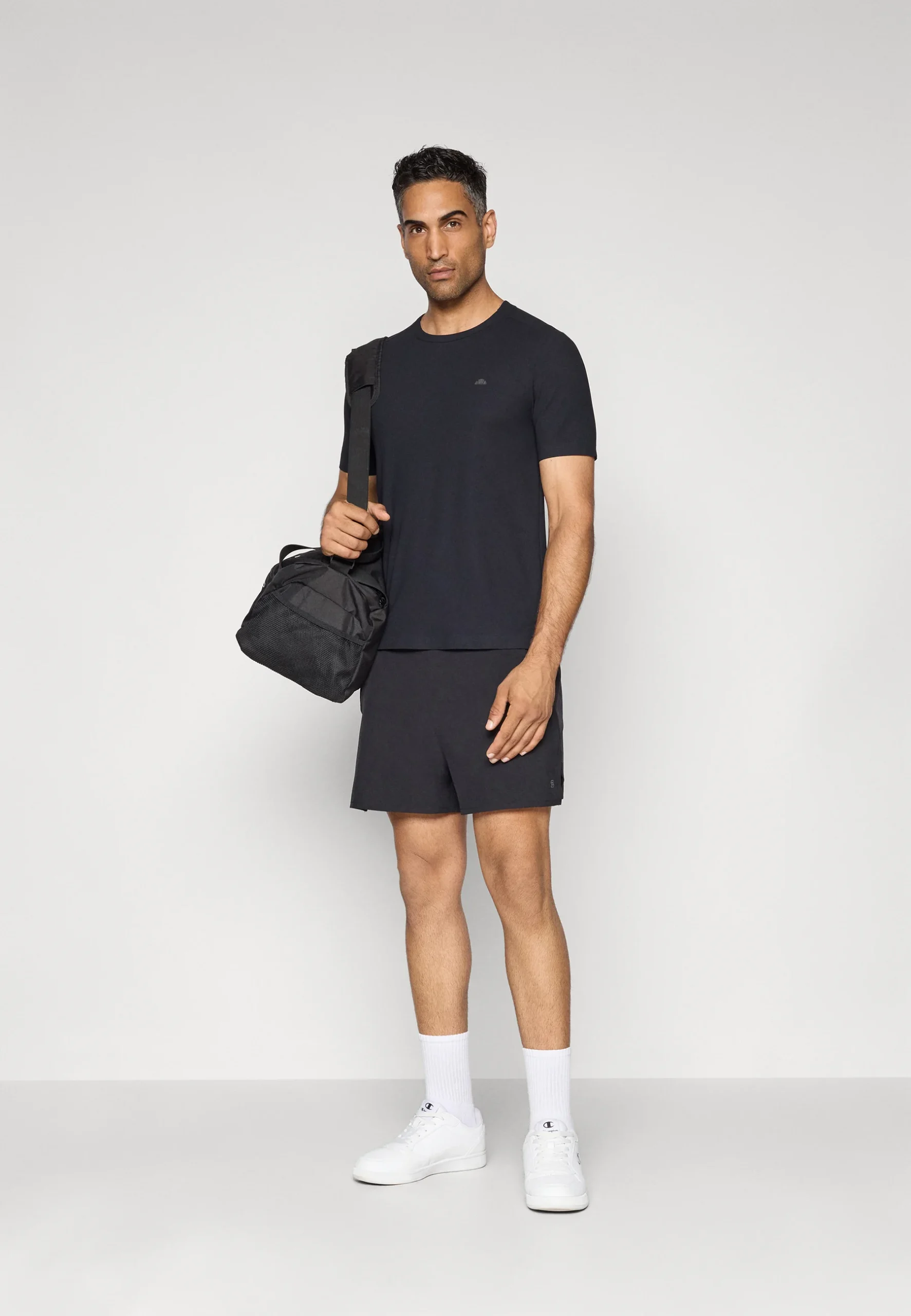 Ellesse TELLER TEE Βασικό μπλουζάκι SHB23442-011-Black/Μαύρο Ellesse TELLER TEE Βασικό μπλουζάκι SHB23442-011-Black/Μαύρο