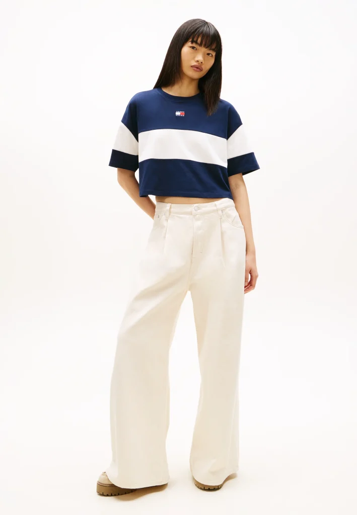 Tommy Jeans TOMMY BADGE COLOUR-BLOCKED OVERSIZED LONG SLEEVE T-SHIRT Μπλουζάκι με στάμπα DW0DW18706-Dark Night Navy/Μπλέ Σκούρο