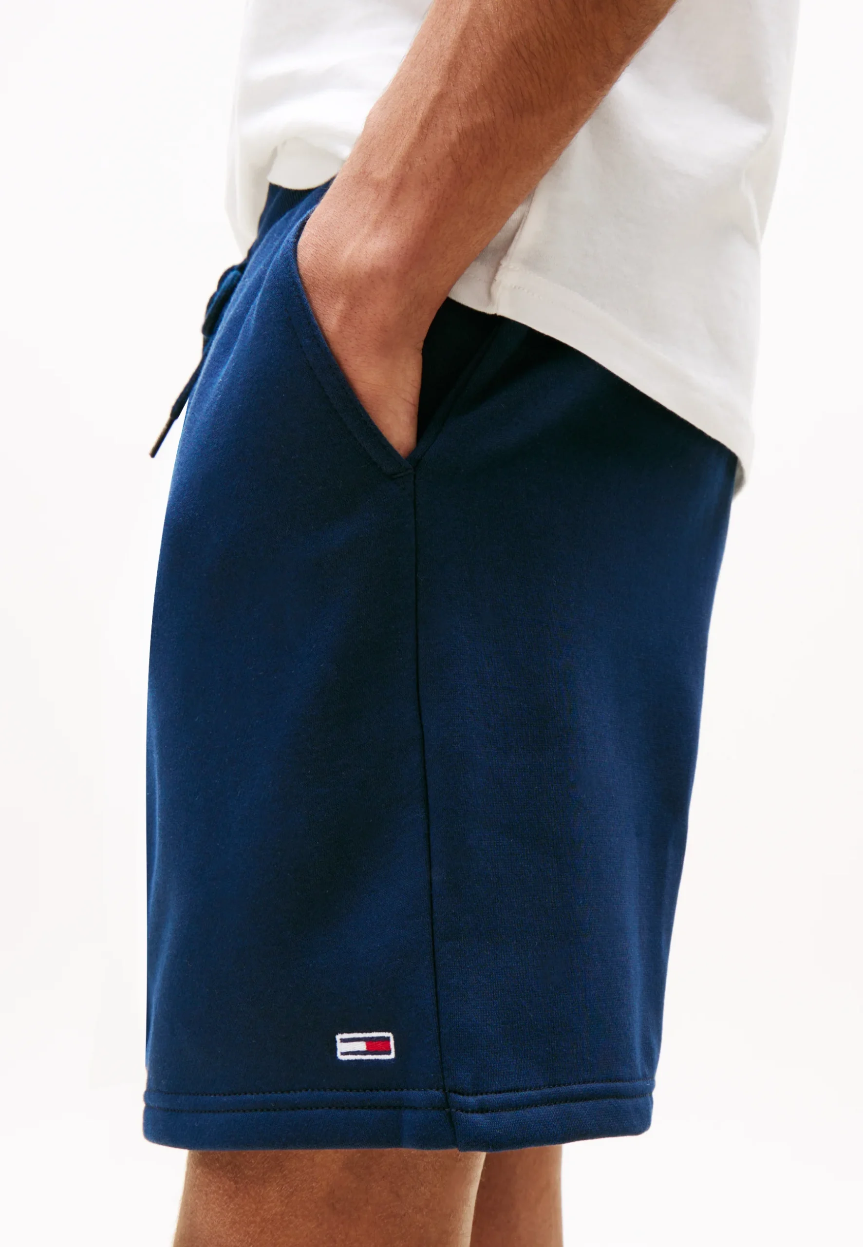 Tommy Jeans TOMMY FLAG DRAWSTRING SWEAT SHORTS Σορτς DM0DM2193-Dark Night Navy/Μπλέ Σκούρο Tommy Jeans TOMMY FLAG DRAWSTRING SWEAT SHORTS Σορτς DM0DM2193-Dark Night Navy/Μπλέ Σκούρο