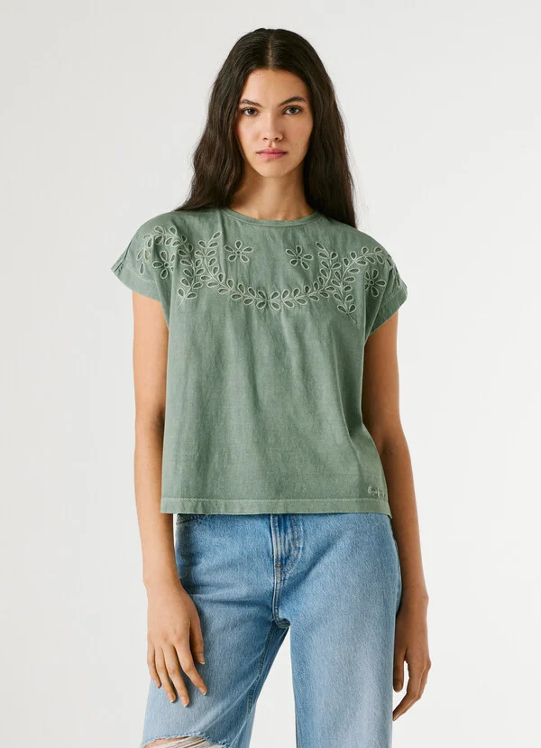 Pepe Jeans Mπλουζάκι Με Ανοιχτόχρωμες Φλοράλ Λεπτομέρειες PL5000137-610-Green/Πράσινο Pepe Jeans Mπλουζάκι Με Ανοιχτόχρωμες Φλοράλ Λεπτομέρειες PL5000137-610-Green/Πράσινο